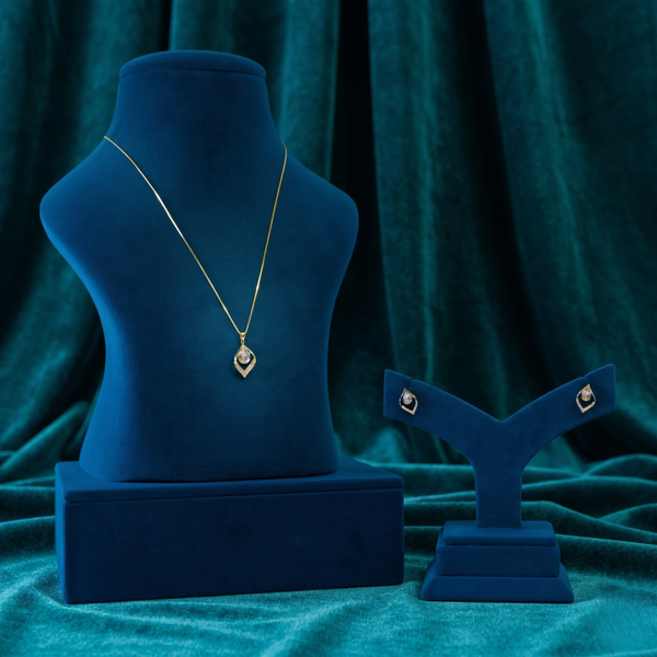 Gold Geometric Crystal Pendant Set
