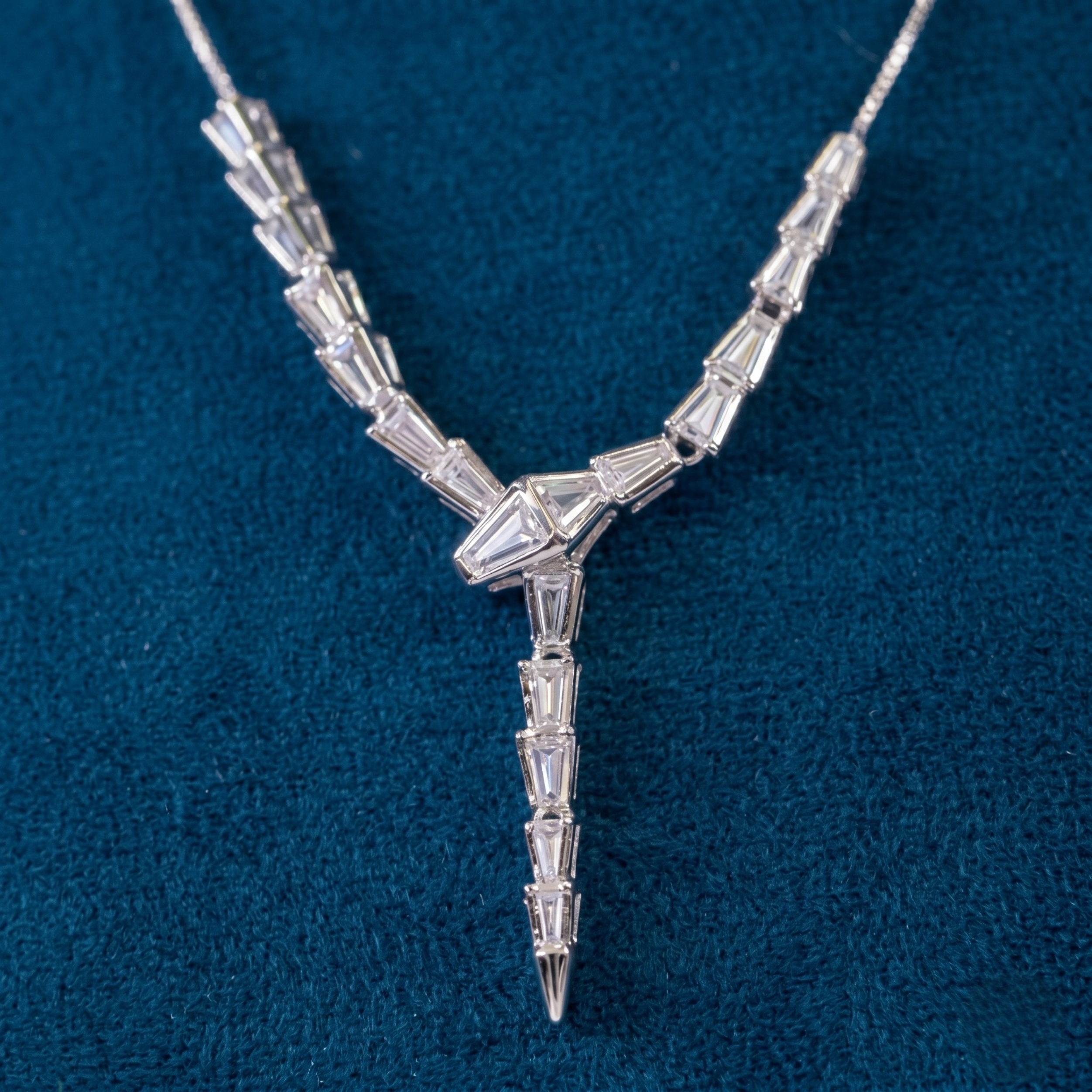 Geometric Baguette V Necklace