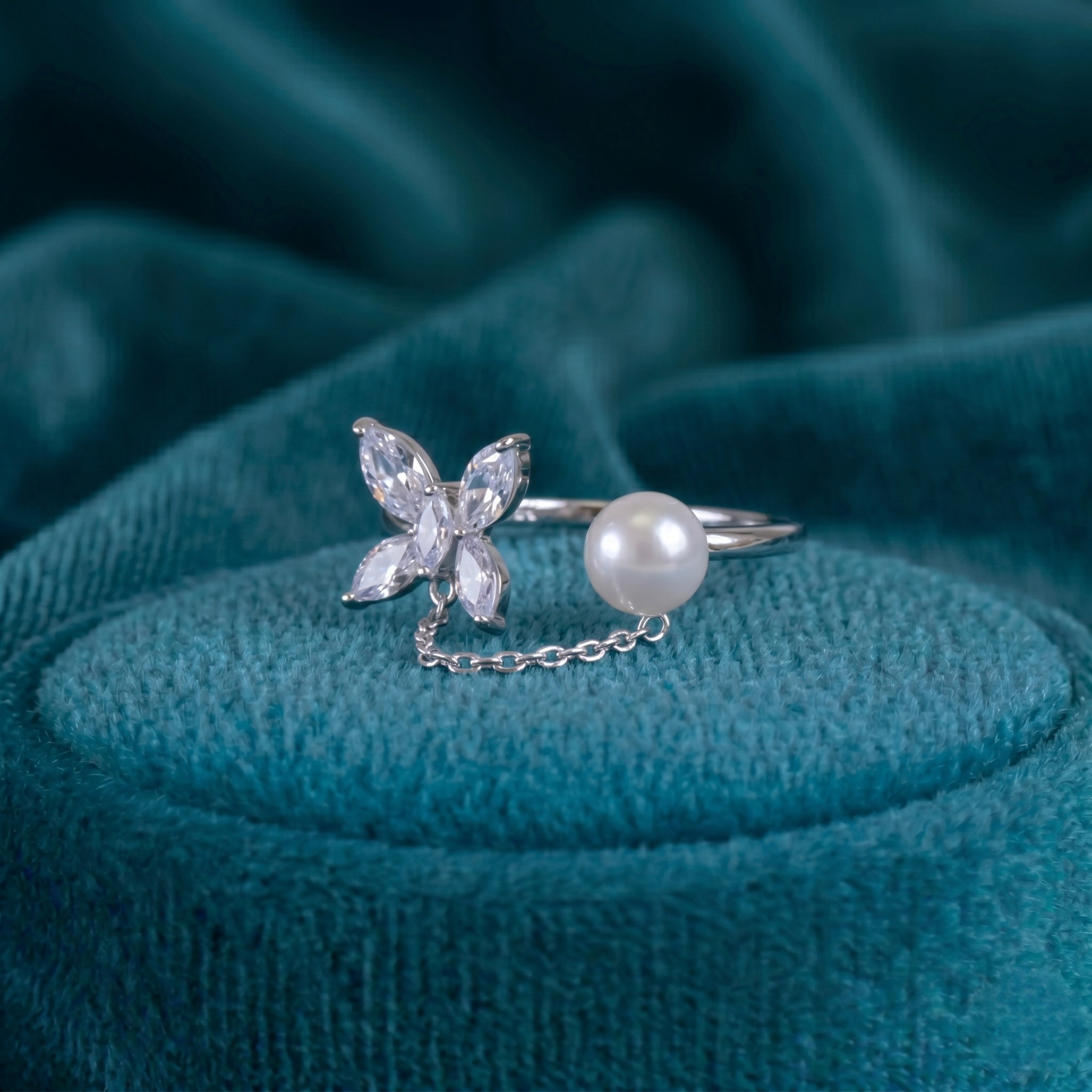 Pearl Butterfly Chain Ring (Adjustable)