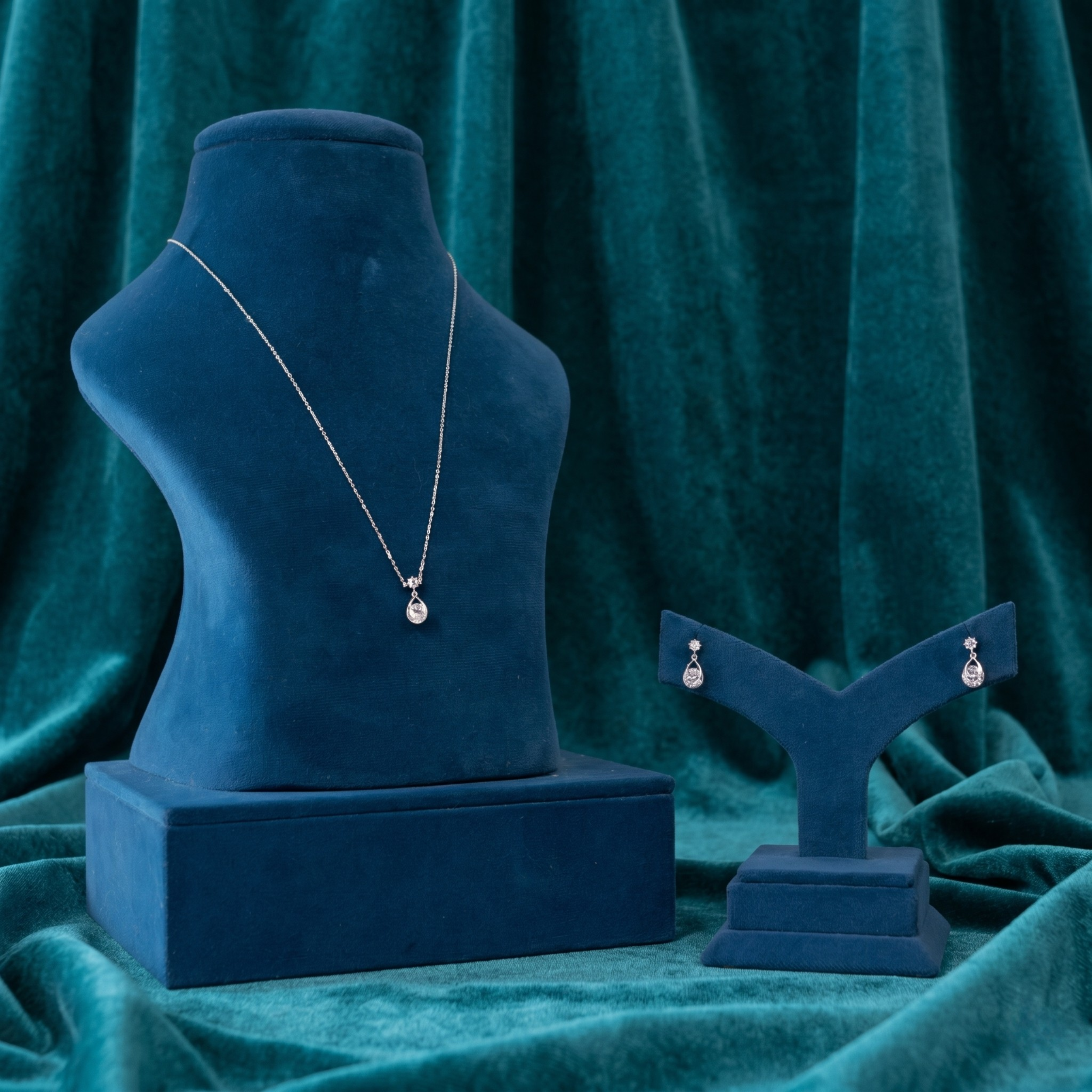 Teardrop Solitaire Set