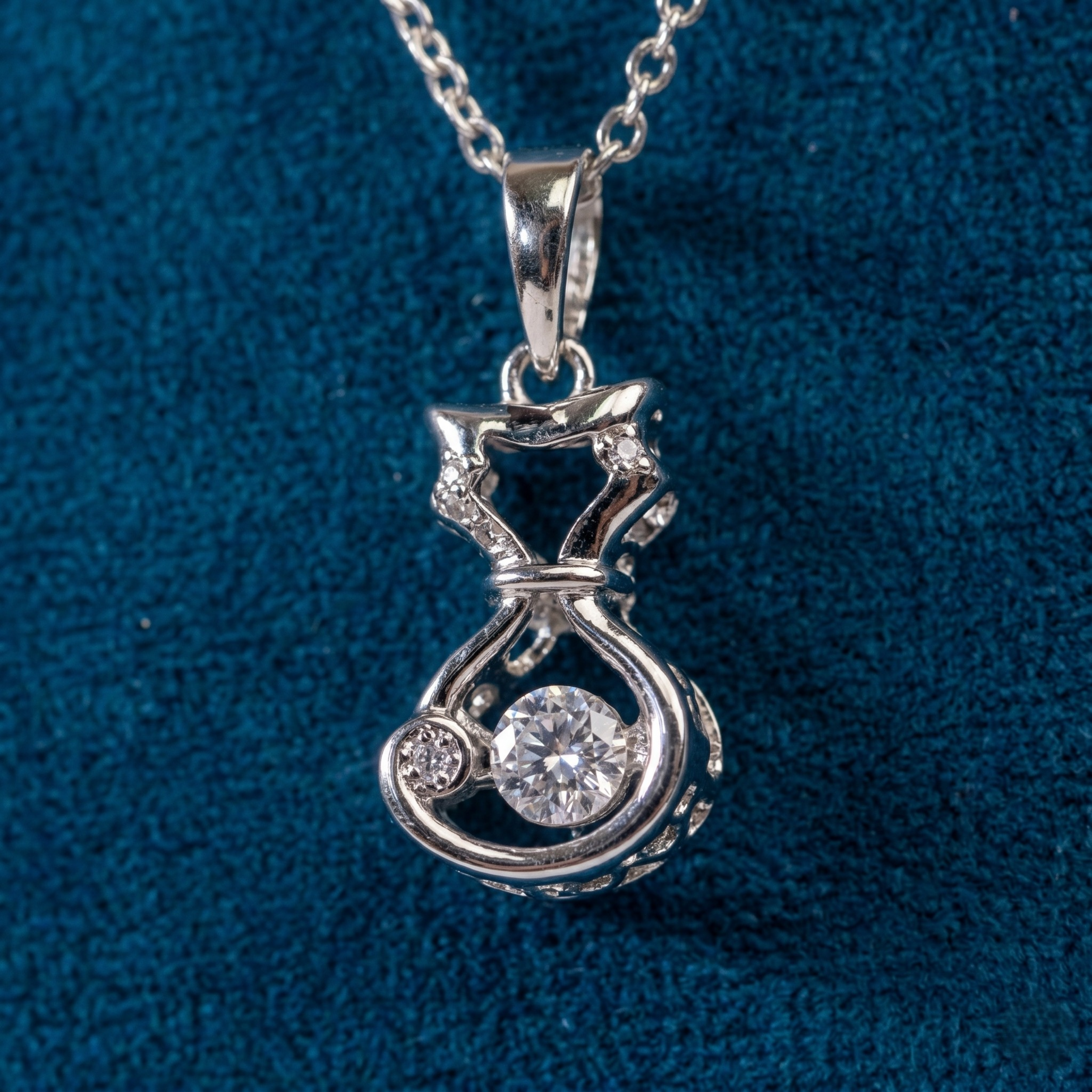Star Drop Dancing Stone Pendant